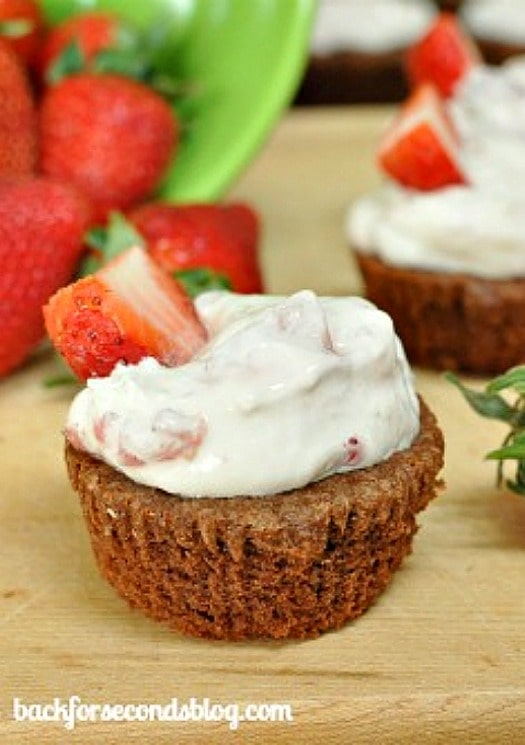 strawberry cream filled brownie cups